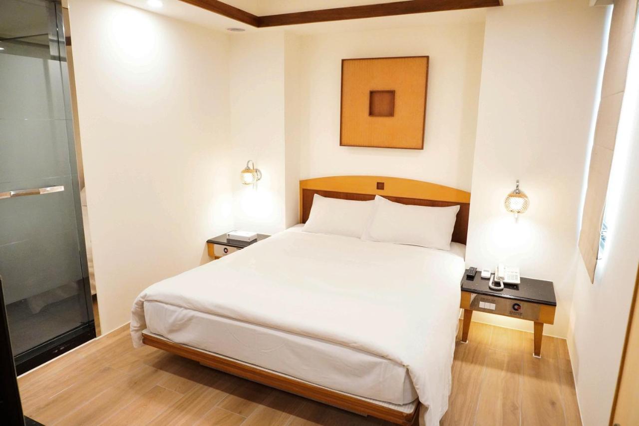 Kao Yuan Hotel - Zhong Zheng Tchaj-čung Exteriér fotografie