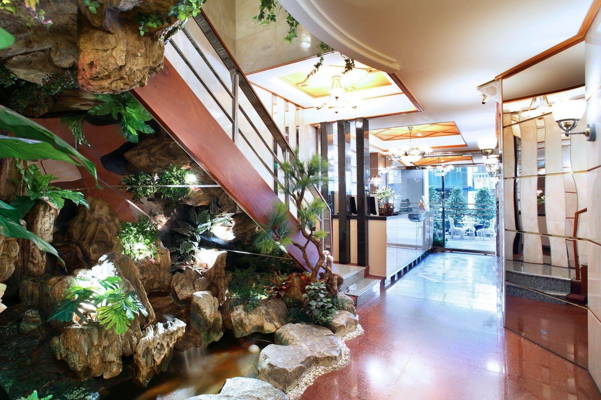 Kao Yuan Hotel - Zhong Zheng Tchaj-čung Exteriér fotografie